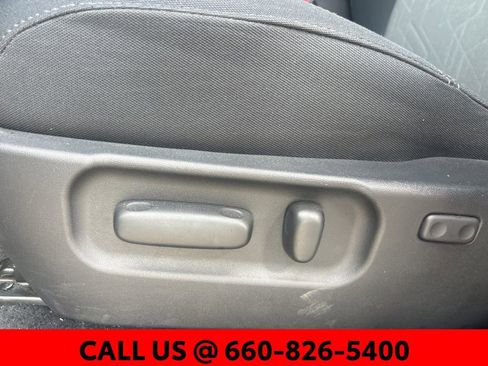 Used 2023 Toyota Tacoma TRD Off-Road image 10