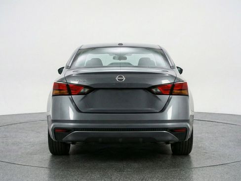 Used 2025 Nissan Altima 2.5 SV image 7