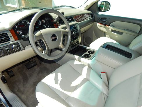 Used 2012 GMC Yukon XL SLT AWD/4WD image 8