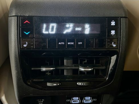 Used 2021 Jeep Grand Cherokee L Limited RWD image 19
