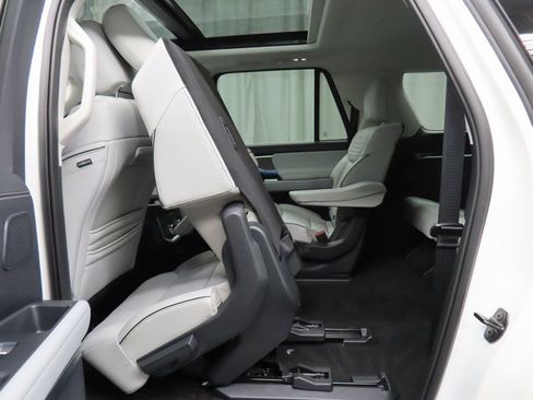 Used 2025 Ford Expedition Max Platinum w/ Platinum Ultimate Package image 60