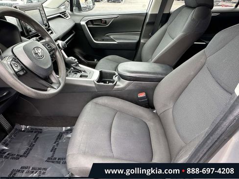 Used 2022 Toyota RAV4 LE AWD/4WD image 16