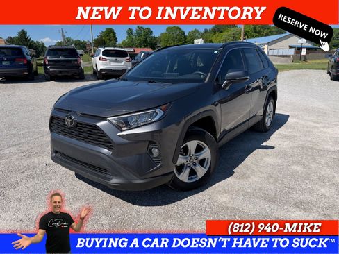 Used 2021 Toyota RAV4 XLE AWD/4WD image 1