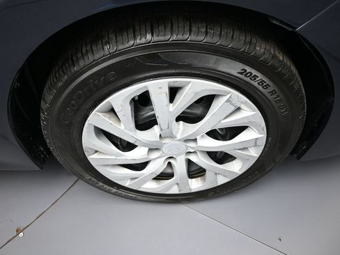 Used 2018 Toyota Corolla LE w/ Body Protection Package FWD image 12