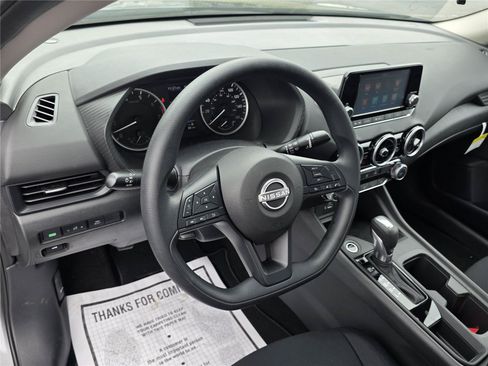 Used 2025 Nissan Sentra S FWD image 10