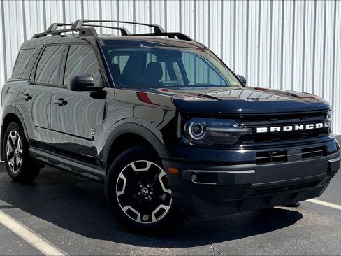 Used 2022 Ford Bronco Sport Outer Banks w/ Tech Package AWD/4WD image 2