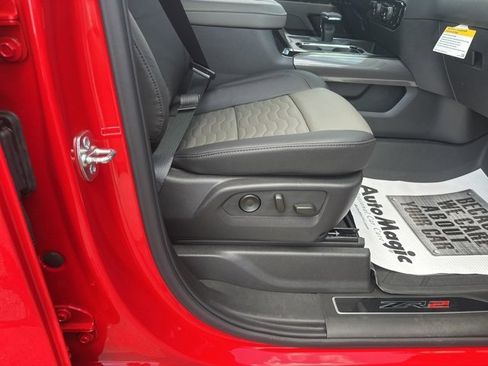 New 2025 Chevrolet Silverado 1500 ZR2 image 32