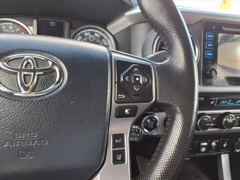 Used 2019 Toyota Tacoma Limited image 33