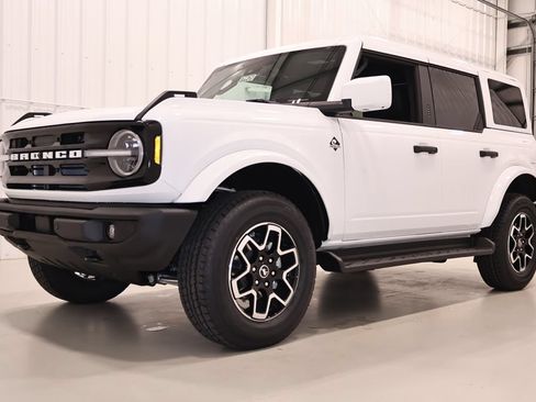 New 2026 Ford Bronco Outer Banks AWD/4WD image 5