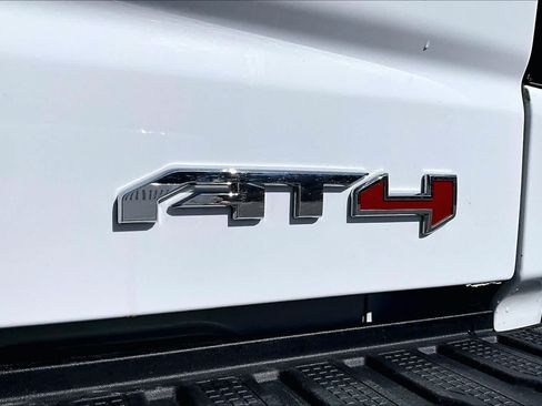 Used 2023 GMC Sierra 1500 AT4 w/ AT4 Premium Package AWD/4WD image 18