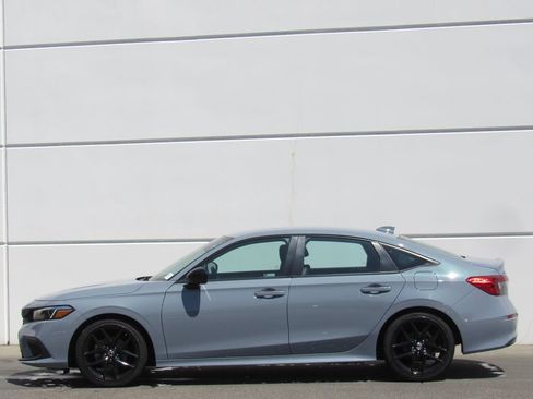 Used 2022 Honda Civic Sport image 4