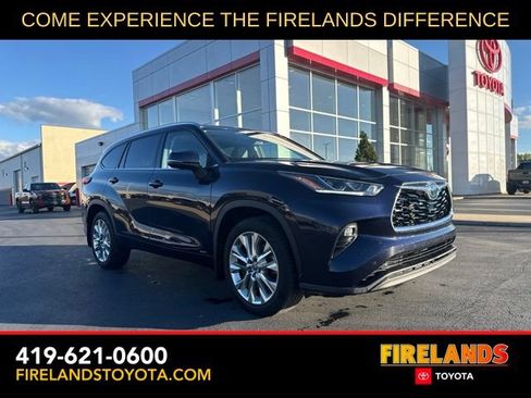 Used 2022 Toyota Highlander Limited AWD/4WD image 1