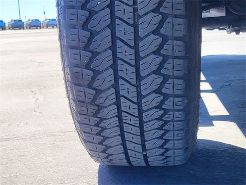 Used 2023 GMC Canyon AT4 w/ AT4 Premium Package image 12