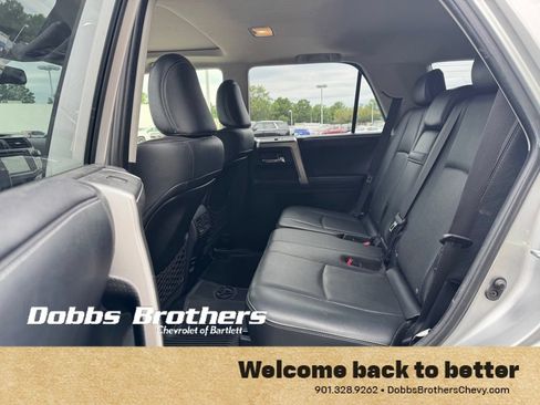 Used 2018 Toyota 4Runner Limited AWD/4WD image 17