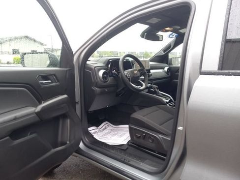 Used 2025 Chevrolet Colorado LT RWD image 11
