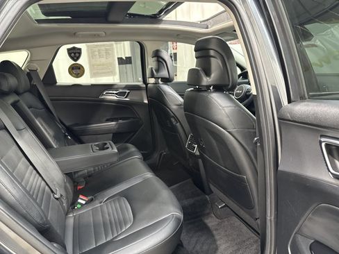 Certified 2025 Kia Sportage SX FWD image 31