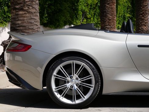Used 2014 Aston Martin Vanquish Volante image 21