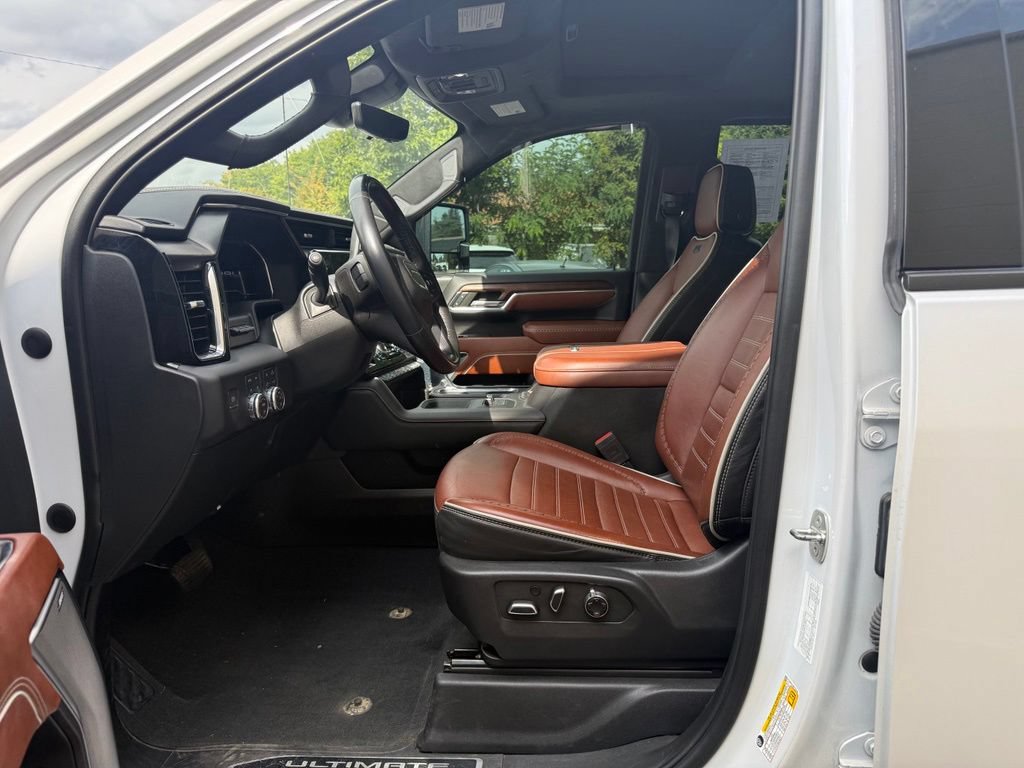 Used 2024 GMC Sierra 3500 Denali Ultimate AWD/4WD image 15