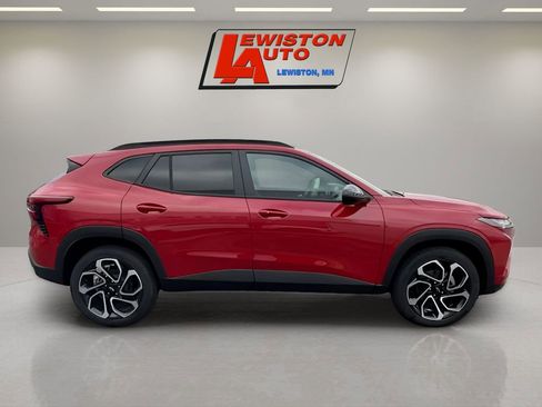 New 2026 Chevrolet Trax RS w/ Sunroof Package image 9