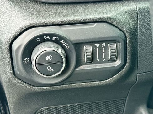 Used 2021 Jeep Gladiator Mojave AWD/4WD image 11