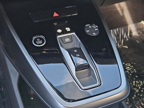 Used 2024 Audi Q4 e-tron Premium image 12