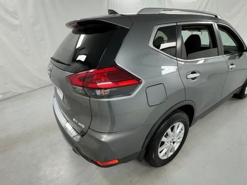 Used 2017 Nissan Rogue SV w/ SV Premium Package AWD/4WD image 3