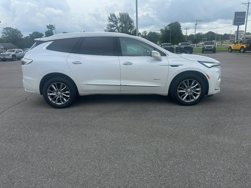 Used 2023 Buick Enclave Avenir w/ Avenir Technology Package image 2