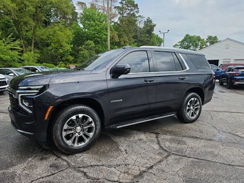 Used 2025 Chevrolet Tahoe LS AWD/4WD image 3
