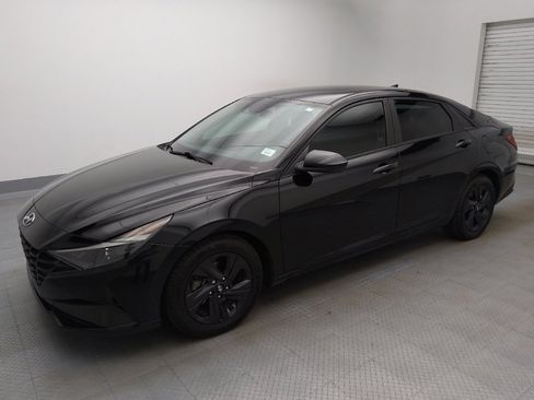 Used 2021 Hyundai Elantra SEL FWD image 2