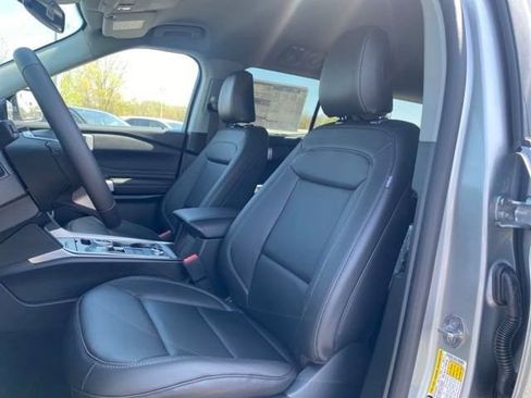 New 2024 Ford Explorer XLT w/ Equipment Group 202A AWD/4WD image 12