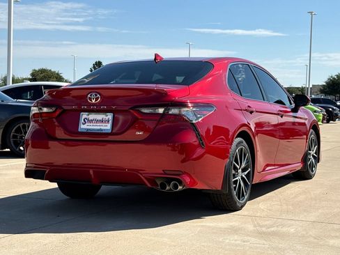 Used 2024 Toyota Camry SE FWD image 8