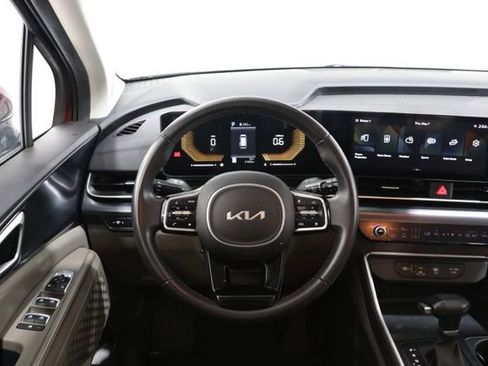 Used 2025 Kia Carnival FWD image 14