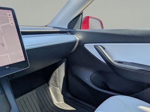 Used 2021 Tesla Model Y Long Range image 26