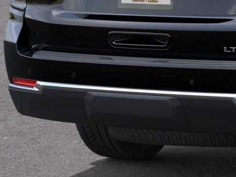 New 2026 Chevrolet Suburban LT image 14