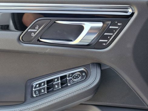 Certified 2025 Porsche Macan Turbo AWD/4WD image 19