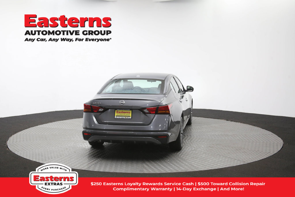 Used 2025 Nissan Altima 2.5 SV FWD image 37