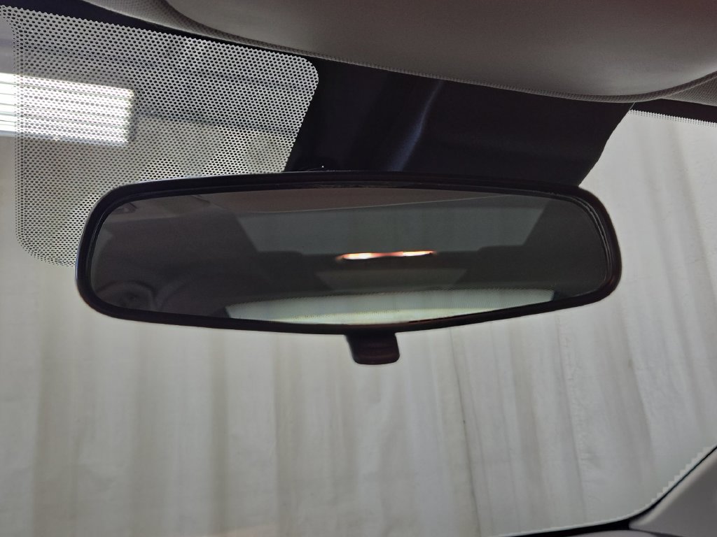 Used 2014 Chevrolet Volt FWD image 19