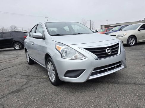 Used 2018 Nissan Versa SV image 7