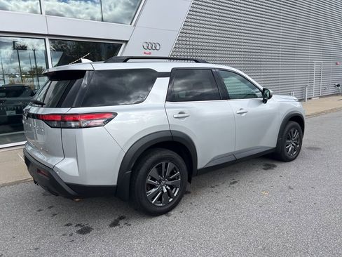 Used 2022 Nissan Pathfinder SV image 21