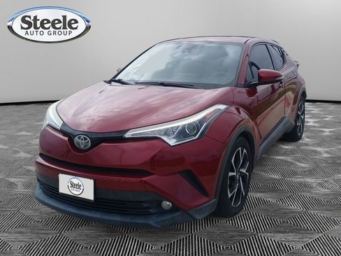 Used 2018 Toyota C-HR XLE FWD image 1