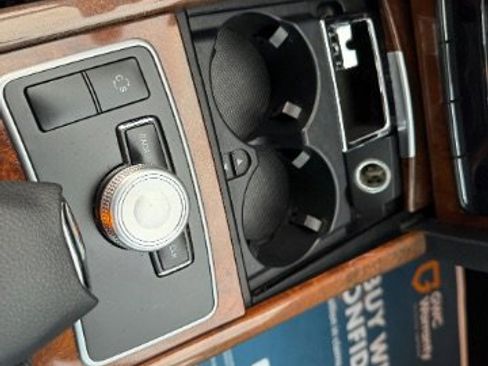 Used 2010 Mercedes-Benz E 350 Sedan image 18