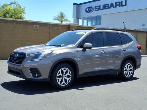 Certified 2024 Subaru Forester Premium AWD/4WD image 3