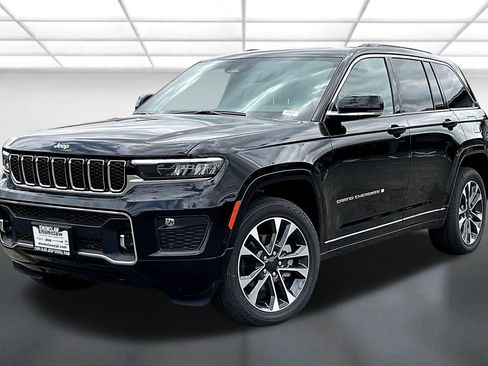New 2025 Jeep Grand Cherokee Overland w/ Trailer Tow Package AWD/4WD image 2