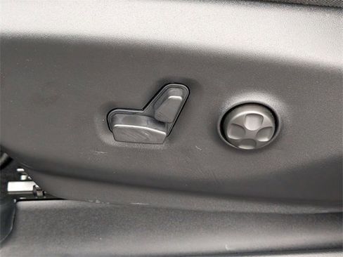 New 2026 Chrysler Pacifica Select image 13