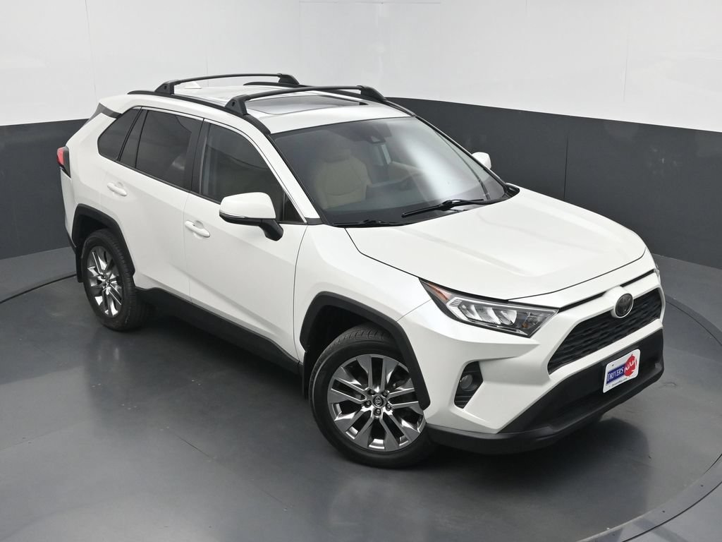 Used 2021 Toyota RAV4 XLE Premium FWD image 31