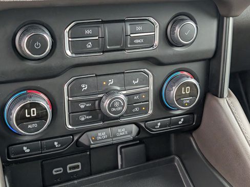 Certified 2024 Chevrolet Tahoe LT image 28