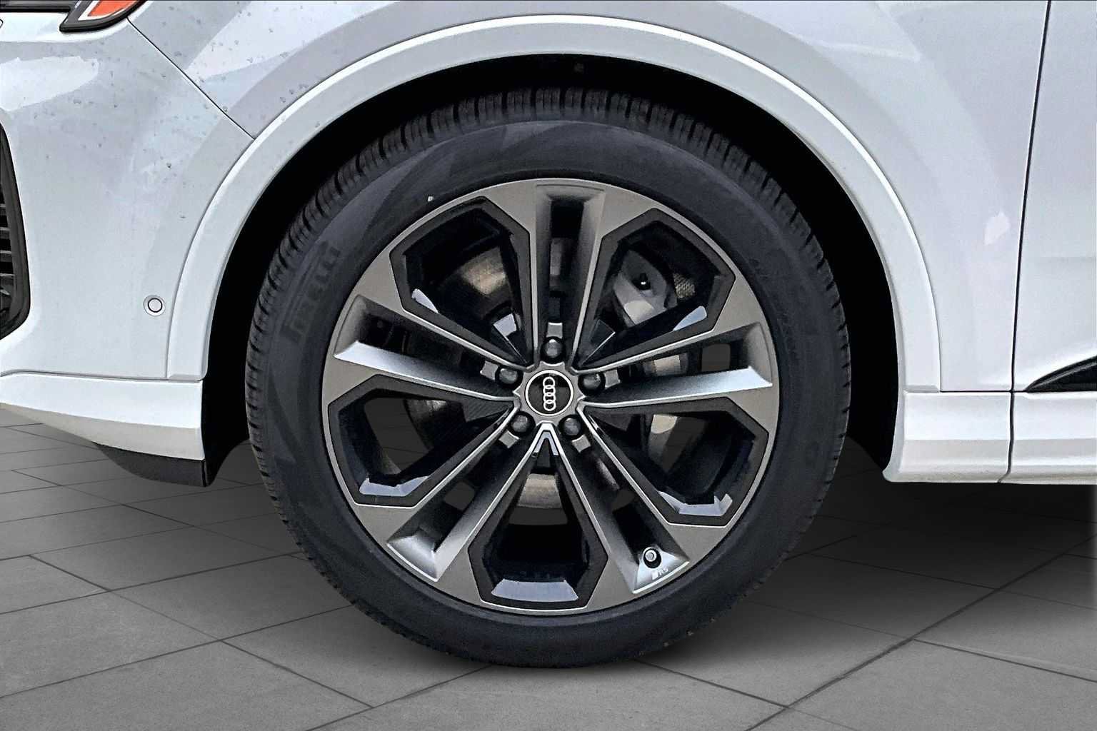 New 2026 Audi Q7 3.0T Premium Plus AWD/4WD image 11