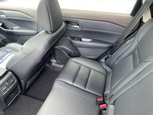 Used 2023 Nissan Rogue SL AWD/4WD image 25
