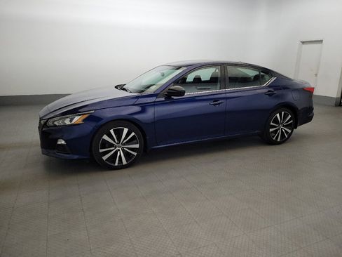 Used 2020 Nissan Altima 2.5 SR FWD image 2