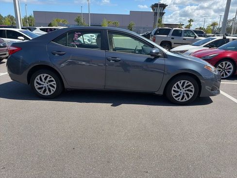 Used 2017 Toyota Corolla LE image 2